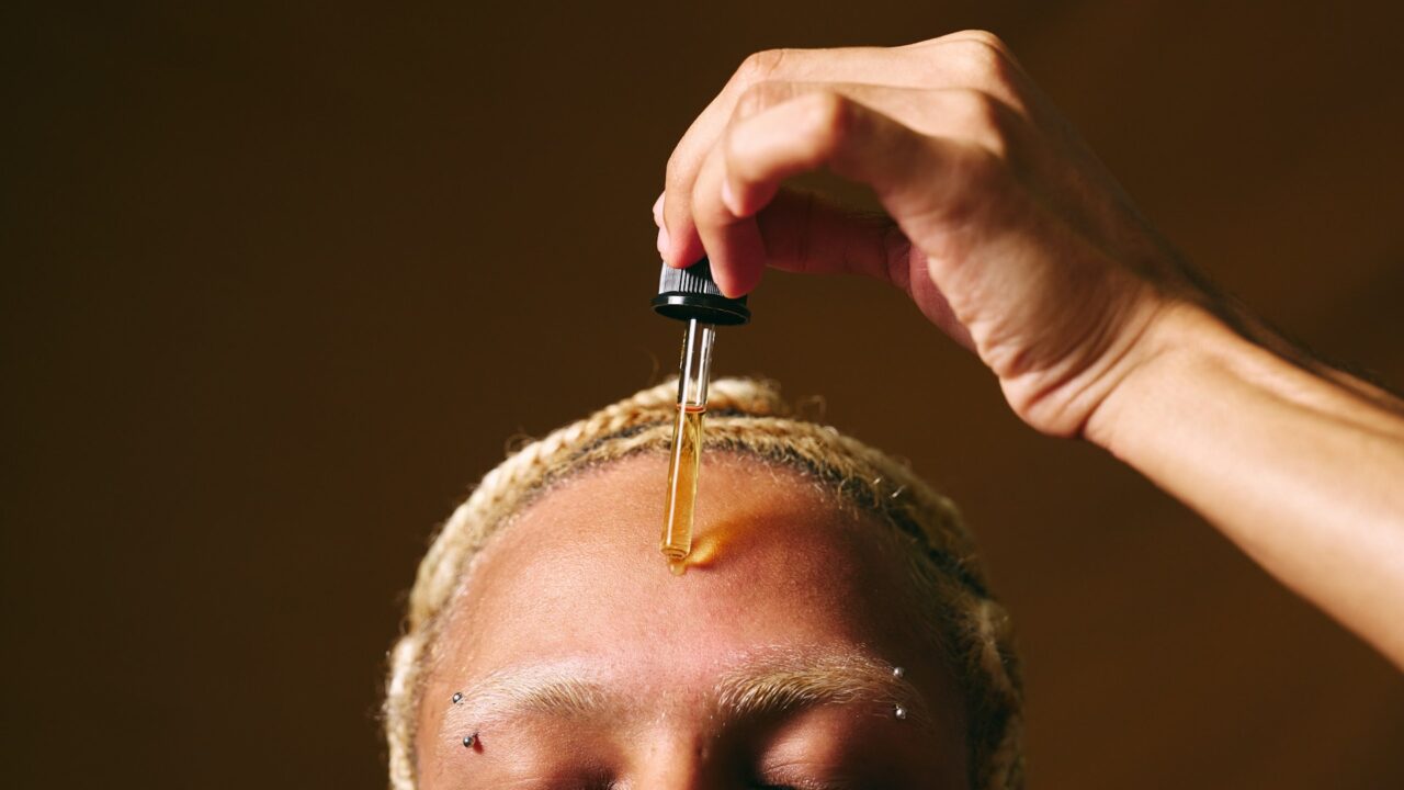 What Are Wellness Oils? Benefits, Uses, and How to Choose the Right One